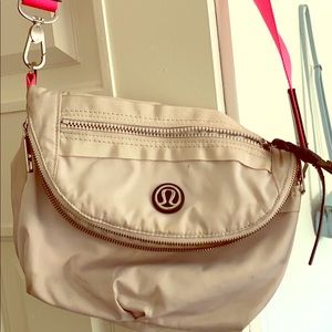 Lululemon side purse